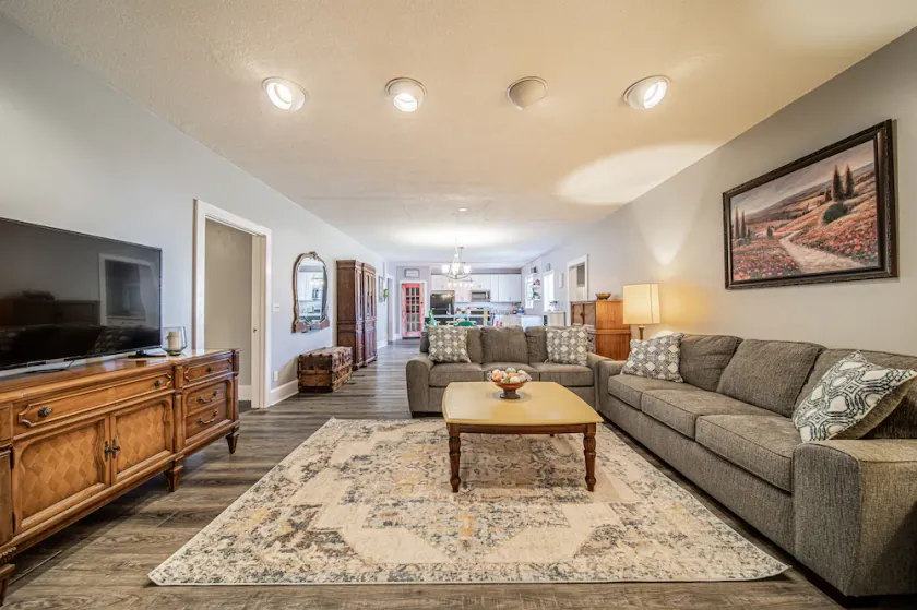 Funeral home - Image 1