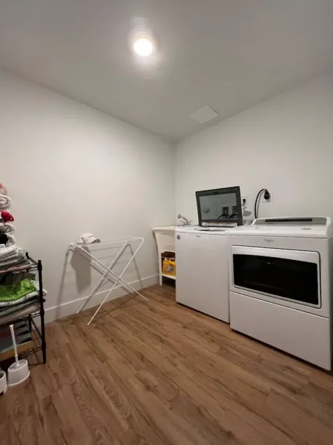 Super stylish 4 BR Home Steps from the Fun - Image 1