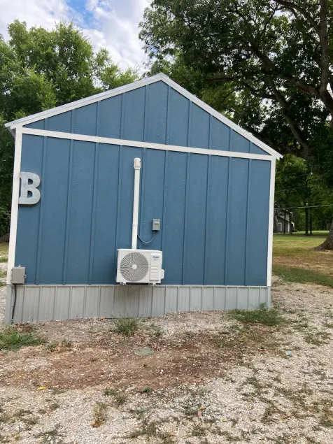 Cute cabin in nice quiet secluded area close to the water, The Coves Golf course - Image 1