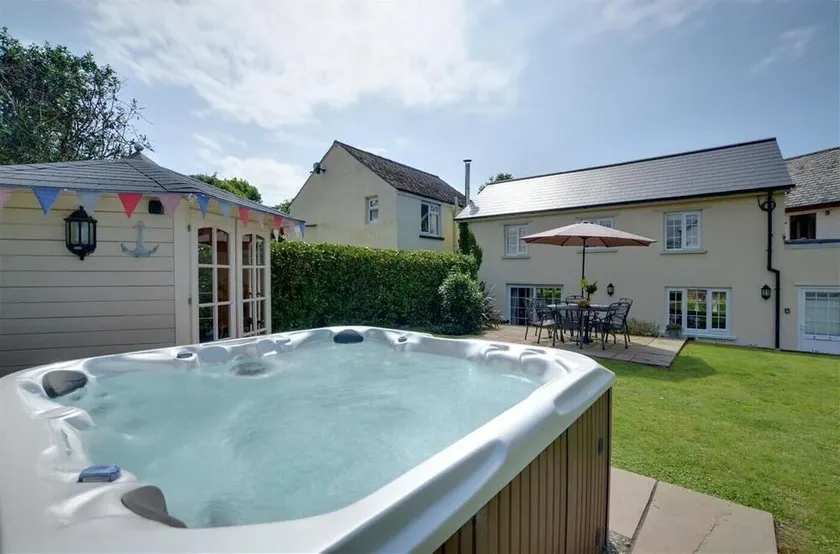 3 Bed in Croyde oc-s27589 - Image 1