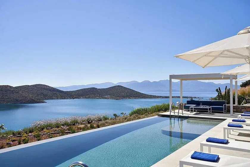 Panoramic Sea Views to Spinalong Island with a heated pool - Image 1
