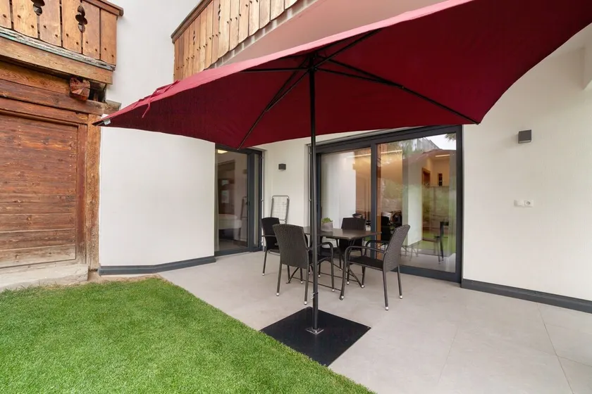 Apartamento 'Lagrein' com vista para a montanha, terraço privado e Wi-Fi - Image 1