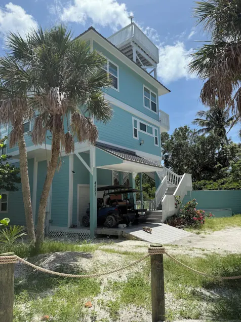 Spacious island getaway with a big pool just steps from the beach! - Image 1