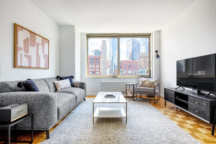 Hip Tribeca 1BR w/ Gym, Pool, Doorman, nr. Battery Park, by Blueground - Image 1