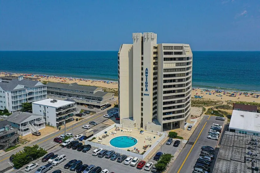 Enjoy your stay at this 2 bedroom, 2 bath condo featuring ocean and bay views! - Image 1