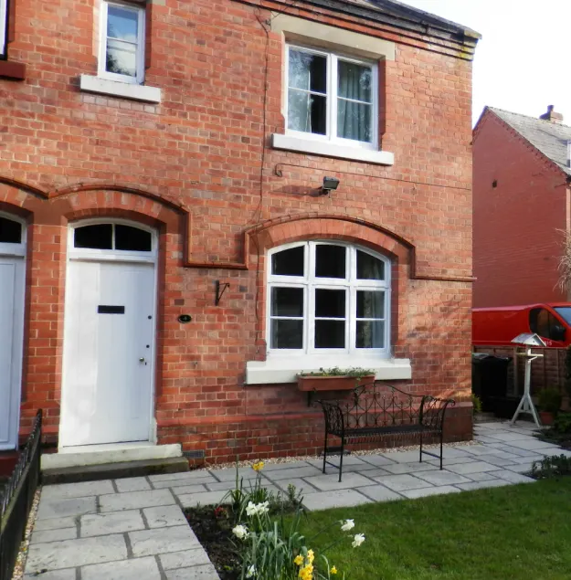 Cosy  ex Railway Cottage with WiFi & EV charger - Image 1
