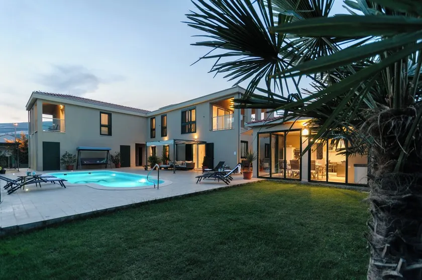 Villa Jolanda - Image 1