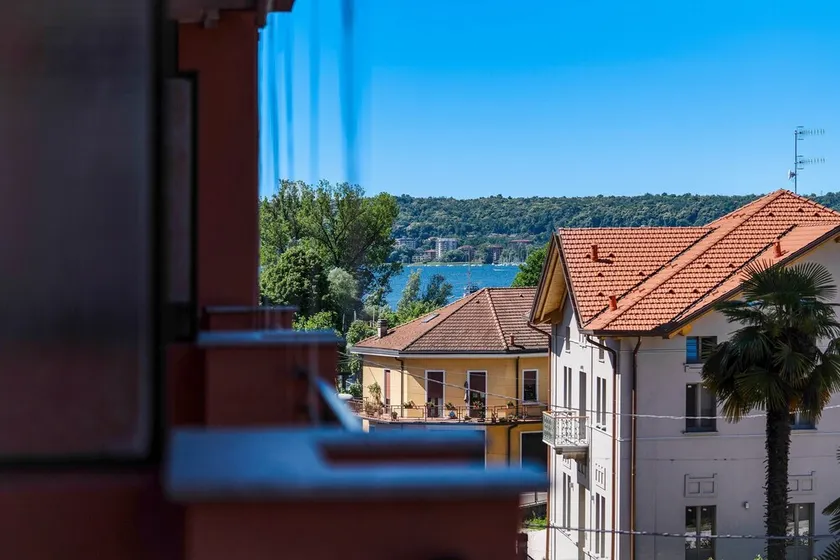 Iris Apartment Lago Maggiore with Lake View, Balconies, Air Conditioning & Wi-Fi - Image 1