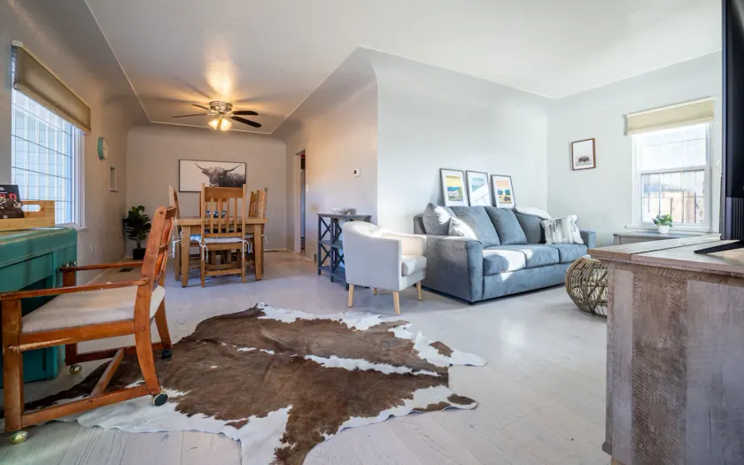 Charming Cody Home - sleeps 5, walking distance to downtown! - Image 1
