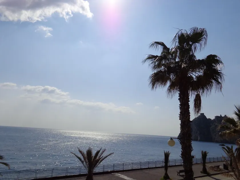 Ein neues und einladendes Haus am Meer in der Nähe von Taormina - Image 1