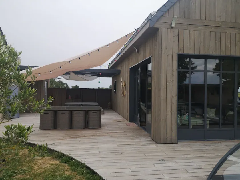 Cabane Bois des Roses - Image 1