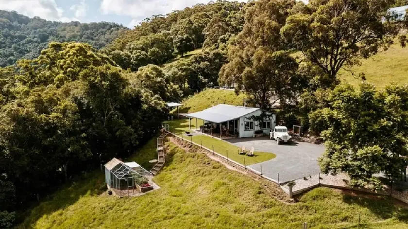 Little Shed on Woodhill - Image 1