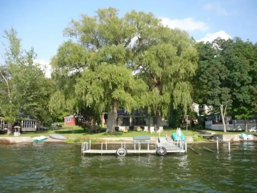 Retro Waterfront Honeoye Lake Cottage - Image 1
