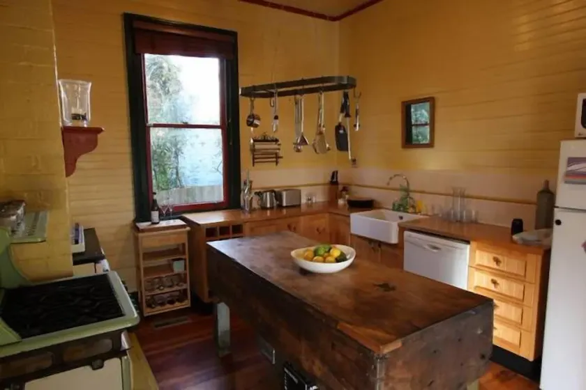 Stratford Cottage Mount Victoria - Image 1