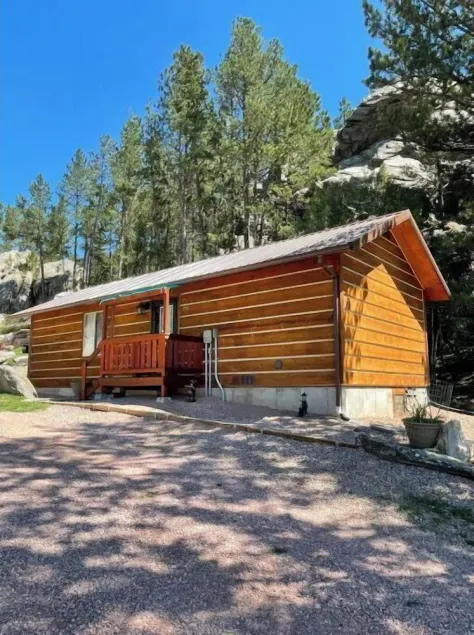 Paradise Land Cabin B - Image 1