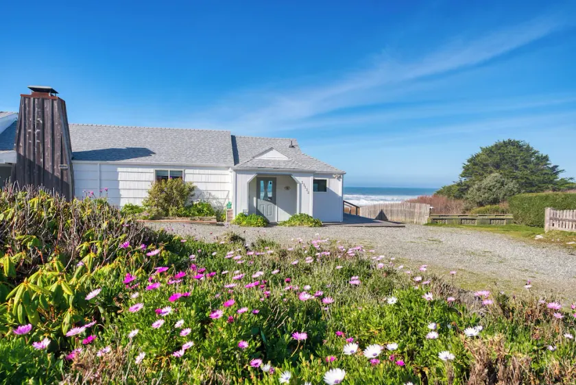 Beach House @ Spirit Cove- Beach Path & SPA - Image 1