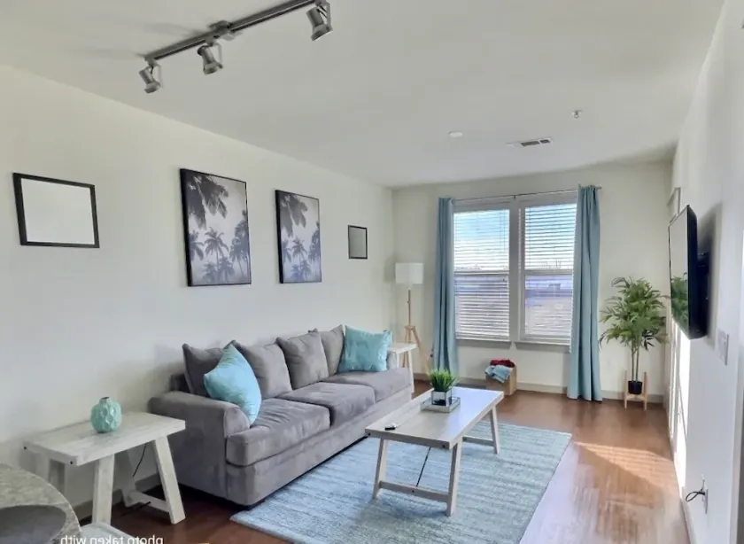 Luxury 1 bedroom Apartment with pool - Image 1