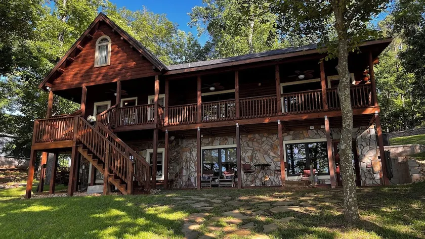 Hyggeligt Log Cabin Lake House - The Sunset Cabin - Image 1
