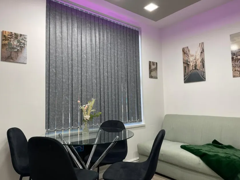 Renovated Modern Apartment Sleeps 4 in Leeds - Image 1
