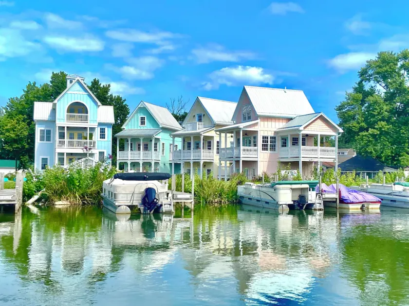 Newer Buckeye Lake waterfront chalet - Image 1