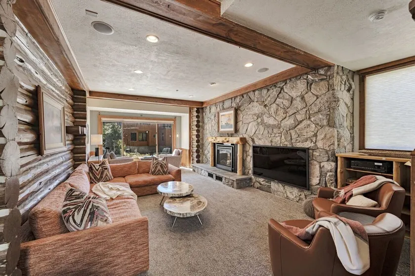 Luxe, emplacement et beaucoup d'équipements dans cette maison incroyable avec bain à remous - Image 1