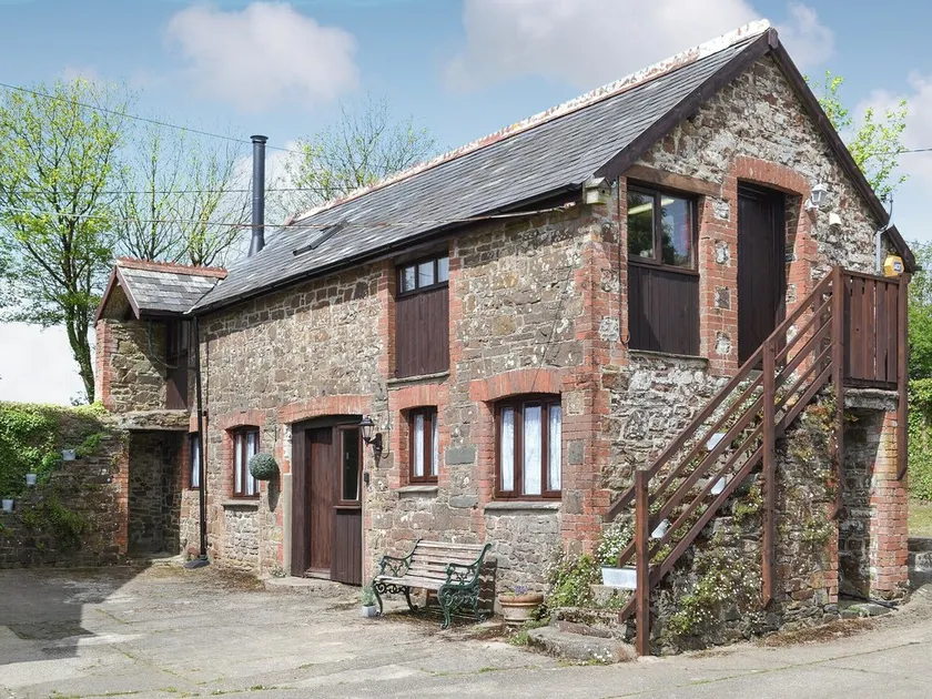 2 bedroom accommodation in Cranford, near Clovelly - Image 1
