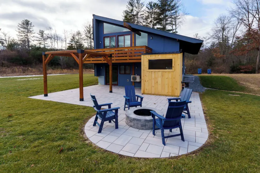 Hardwick Hygge  contemporary retreat with lake views - Image 1
