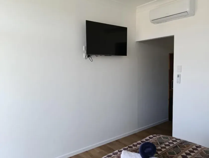 Blackbutt Motel - Image 1