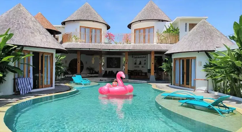 BERAWA, Luxury Water Bungalow, 5 min to beach - Image 1