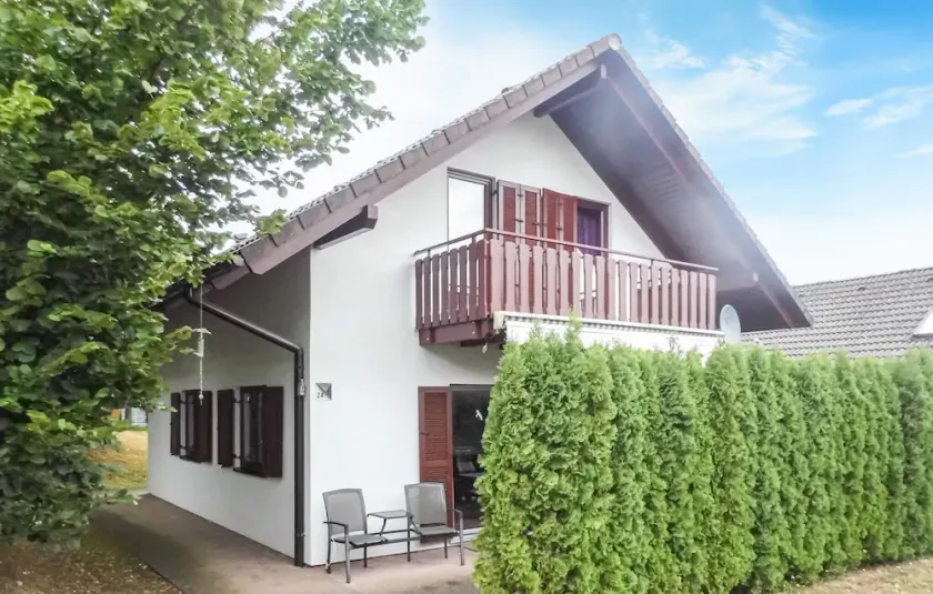 Seepark Kirchheim Ferienhaus bei Viola mit Sauna - Image 1