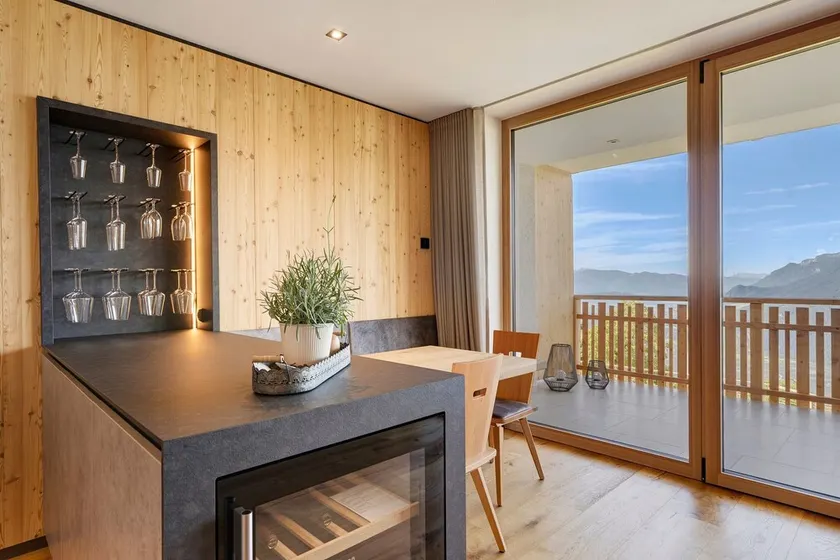 ‘Lodge Melisse’ holiday flat with mountain views, private terrace and private sauna - Image 1