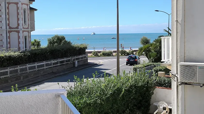 Vue exceptionnelle mer plage la grande Conche depuis salle vie, aussi le balcon - Image 1