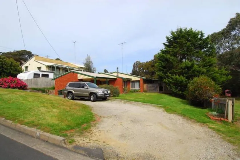 Large Family Beach House with modern facilities - Image 1