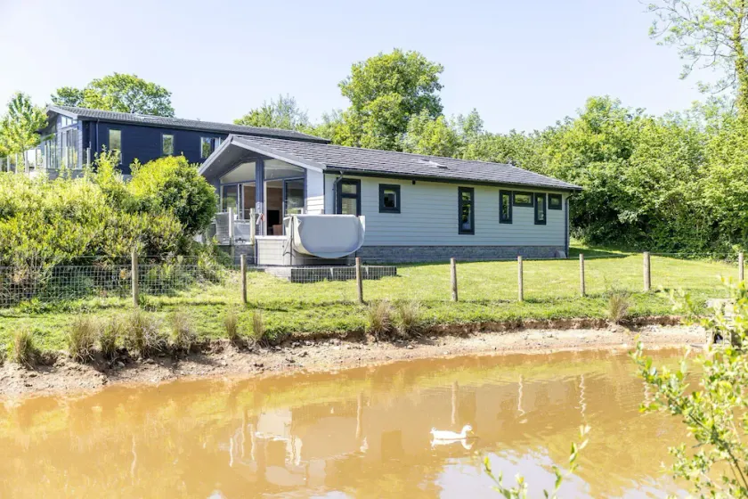Saffron Lodge, 24 Roadford Lake Lodges - Image 1
