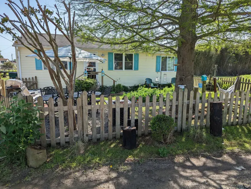 Cypress Cottage -Waterview- LINENS AND TOWELS /Beach Supplies Provided - Image 1