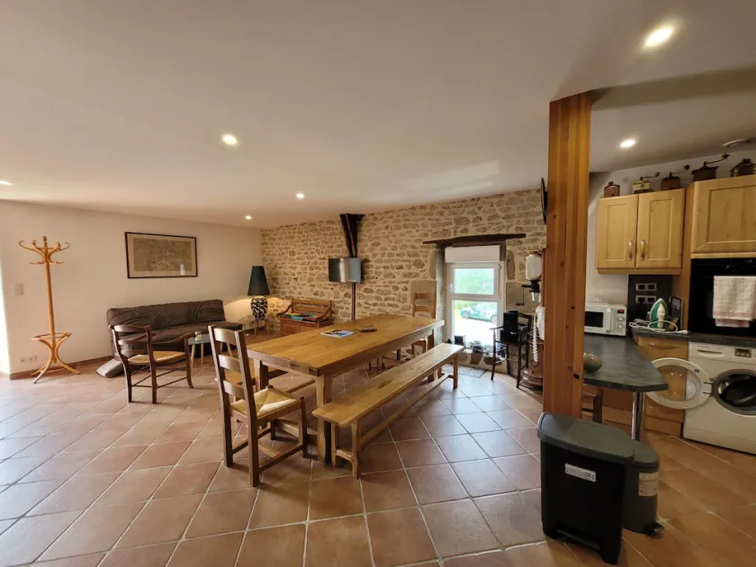 Maison de village avec terrasse - Image 1