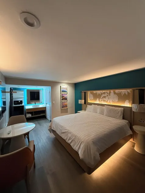 Harbor Bay Inn - Image 1