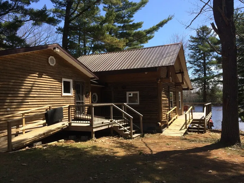 La Camp on the river - Image 1