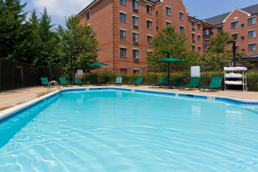Great Value! Cozy 2 Bedroom Suite in Mclean | Free Breakfast + 24h Business Center - Image 1