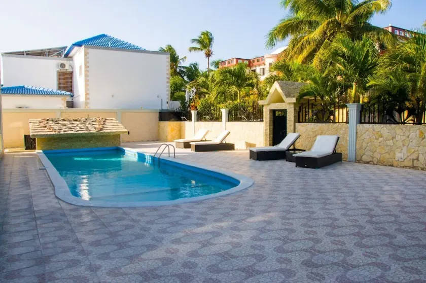Luxury Villa, La Palladian, with golf course view and private pool. - Image 1