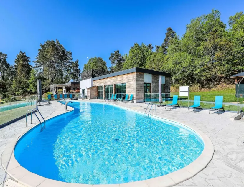 Cabin near Meyrignac Lake - Image 1