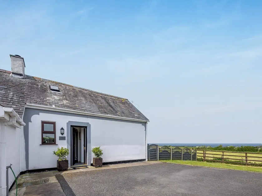 1 bedroom accommodation in Llanon near Aberaeron - Image 1