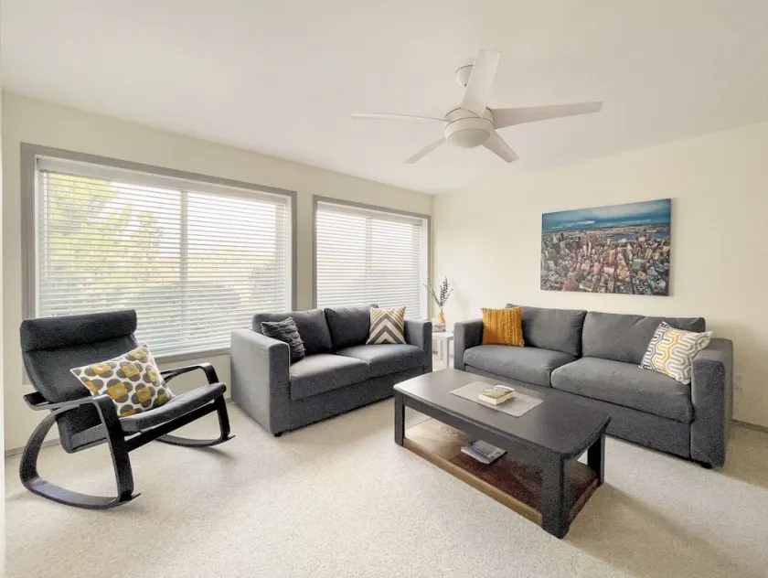  Luxury Family Suite w Crib | Step-Free + Parking at Door | Scenic & Convenient - Image 1