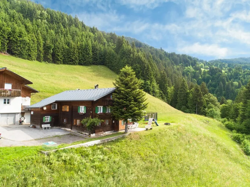 Holiday home with alpine flair and garden - Image 1