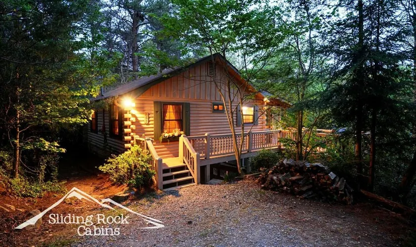Romantischer 1/1 Whirlpool, Kingsize-Bett, haustierfreundlicher, eingezäunter Garten. - Image 1