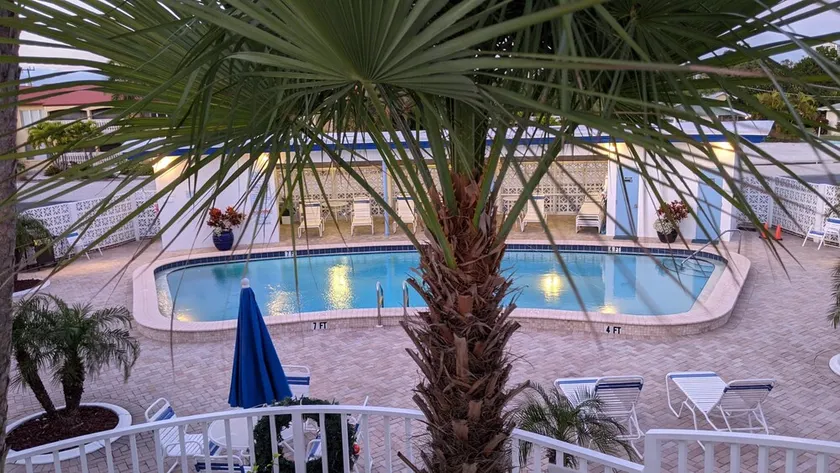 Best Location on Lido Keys! Steps to Lido Beach & St. Armand's Circle - Image 1