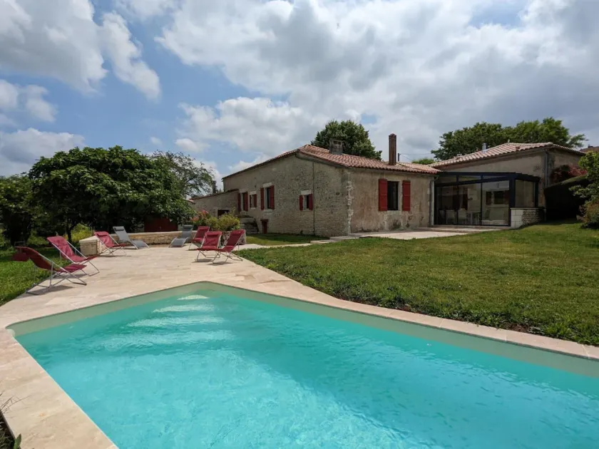 Charming Cottage with Heated Pool, Terrace, and Enclosed Garden in Aubeville - Image 1