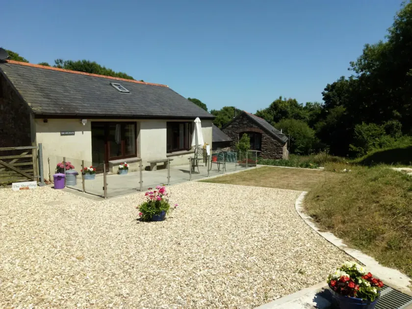 Detached barn in South Hams near to Dartmouth, ideal for guests with dogs. - Image 1