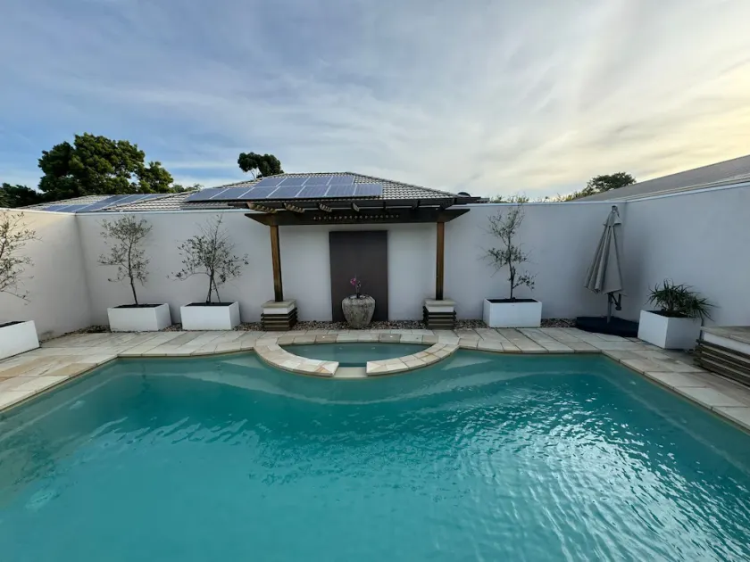 Holiday home with Pool, Spa, Games & Cinema Room, Pizza Oven - Image 1
