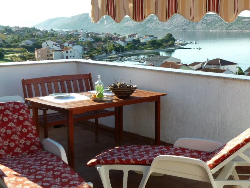 Red Jadro **** apartment, 250 from the sea, with 32m2 terrace - Image 1